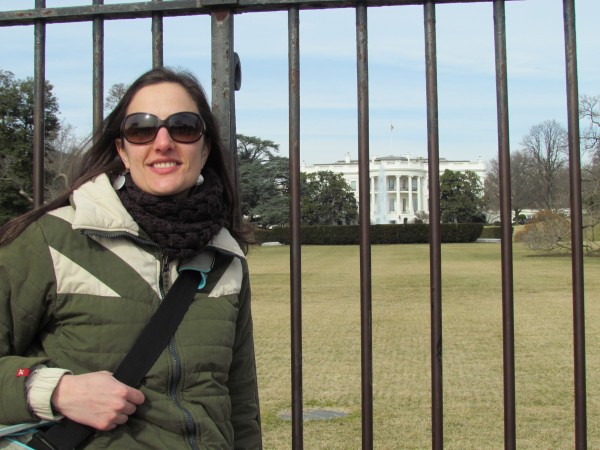 Em frente à Casa Branca / Voor Het Witte Huis